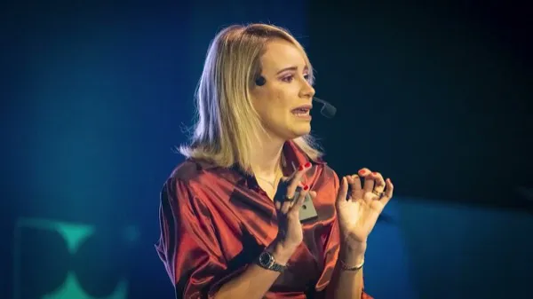 Vilma Núñez PhD — Fundadora de Vilma.AI, experta en marketing digital con 15 años de experiencia